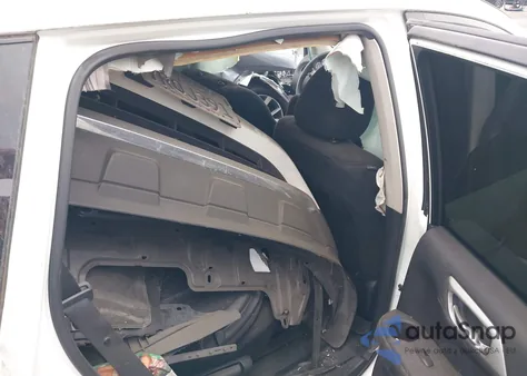 2015 Nissan Pathfinder S z USA, uszkodzony, nr VIN 5N1AR2MN1FC712984